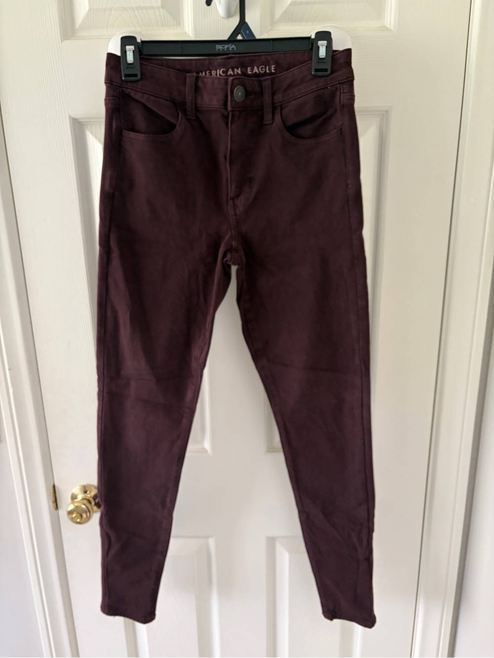 American‎ Eagle High-Rise Skinny Jegging in Plum color